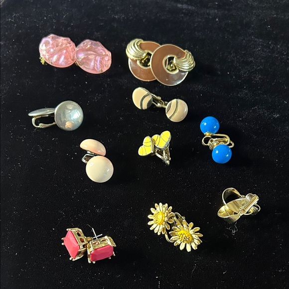 Jewelry - Assorted Vintage Earrings Set Total of 10 Clipon & Pierced #52300